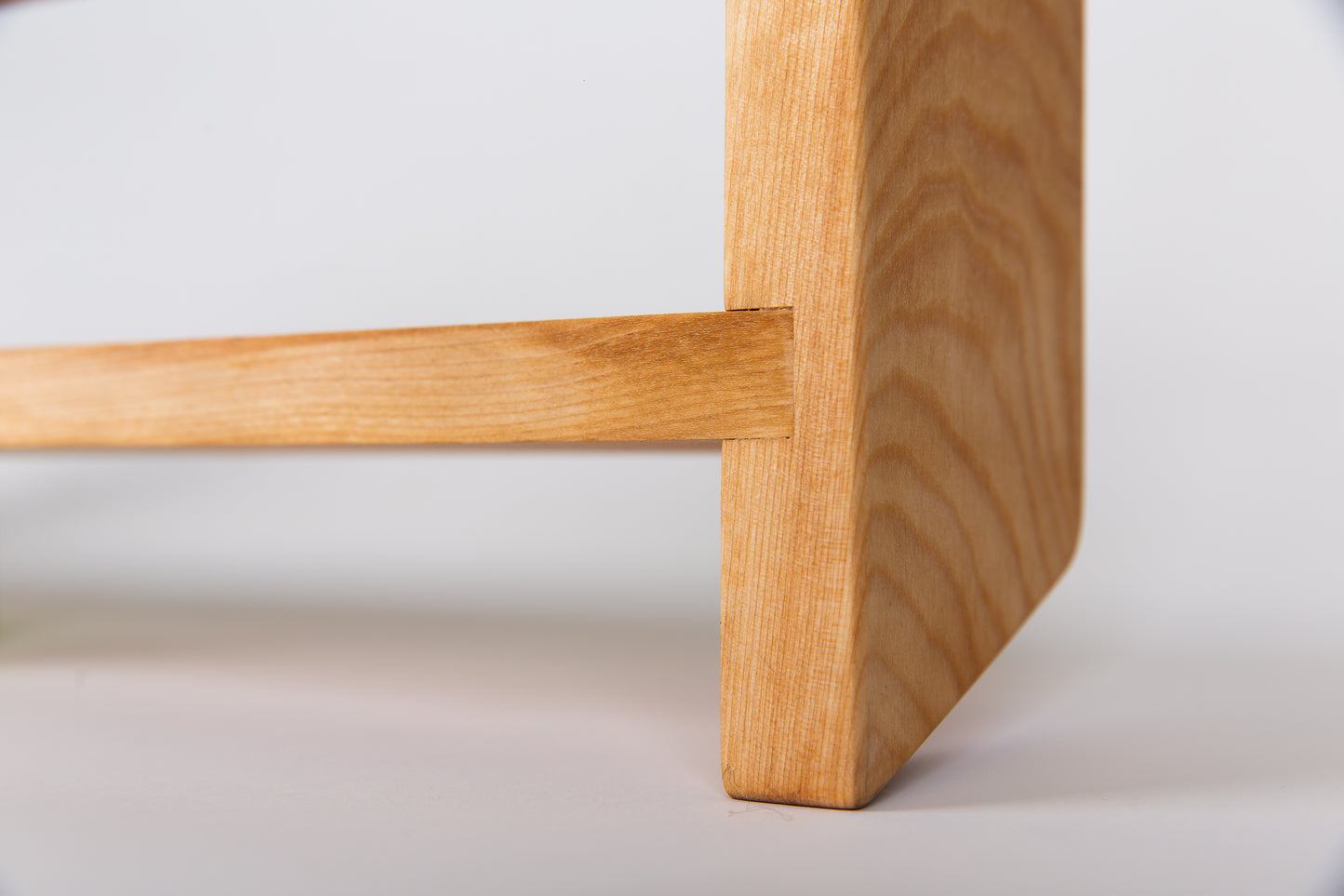Kids' Wall Bookshelf