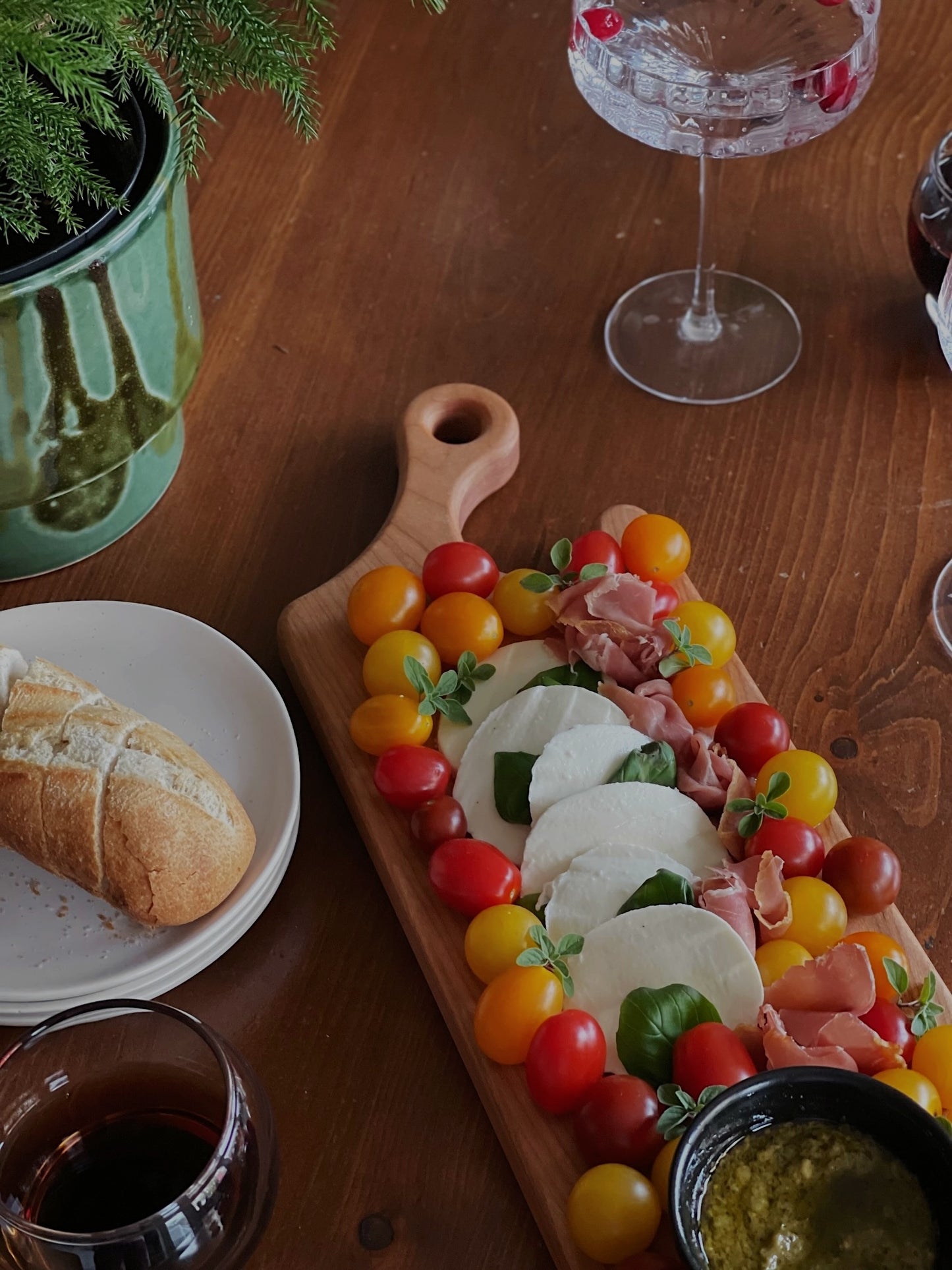 Curve Handle Cutting Board